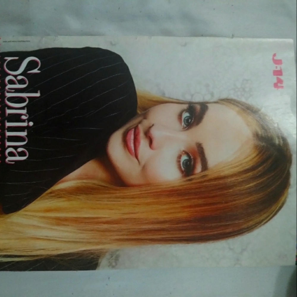 J-14 Small Sabrina Carpenter/Isaac Ryan Brown Post